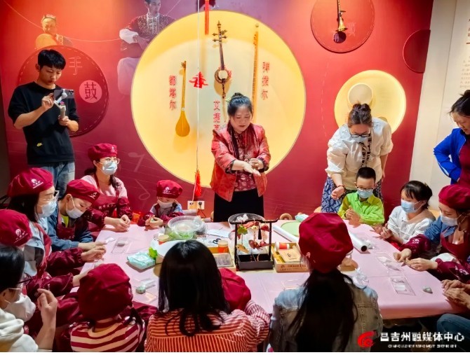 昌吉州文化馆举办非遗体验活动